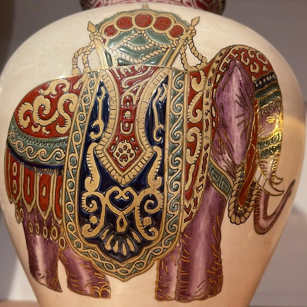 ELEPHANT VASE | 9 x 8 1/2 approx | Gorgeous | Home Decor